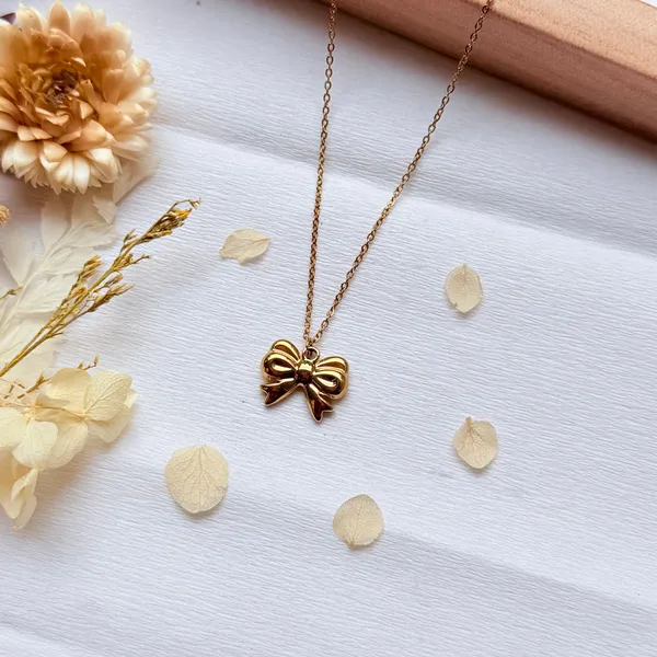 Gold_Stylish_Anti_Tarnish_Bow_Locket